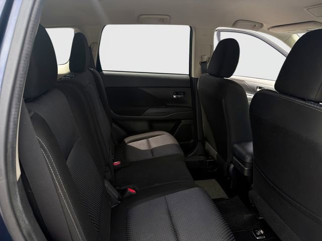 Used 2017 Mitsubishi Outlander ES FWD image 33