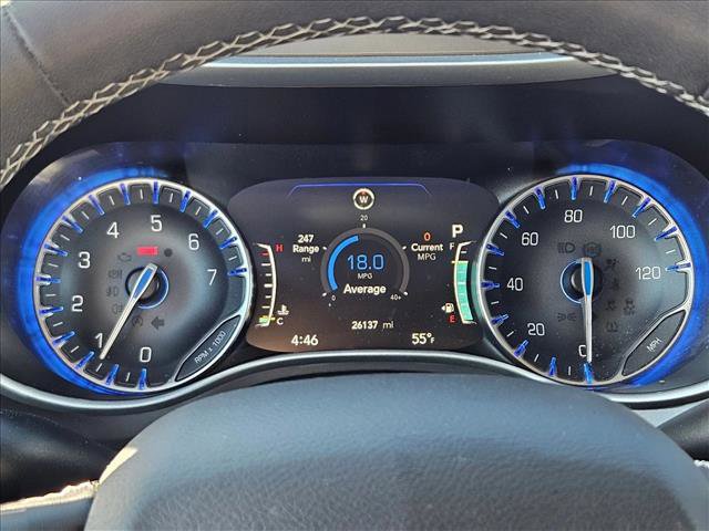 Used 2023 Chrysler Pacifica Touring-L image 10