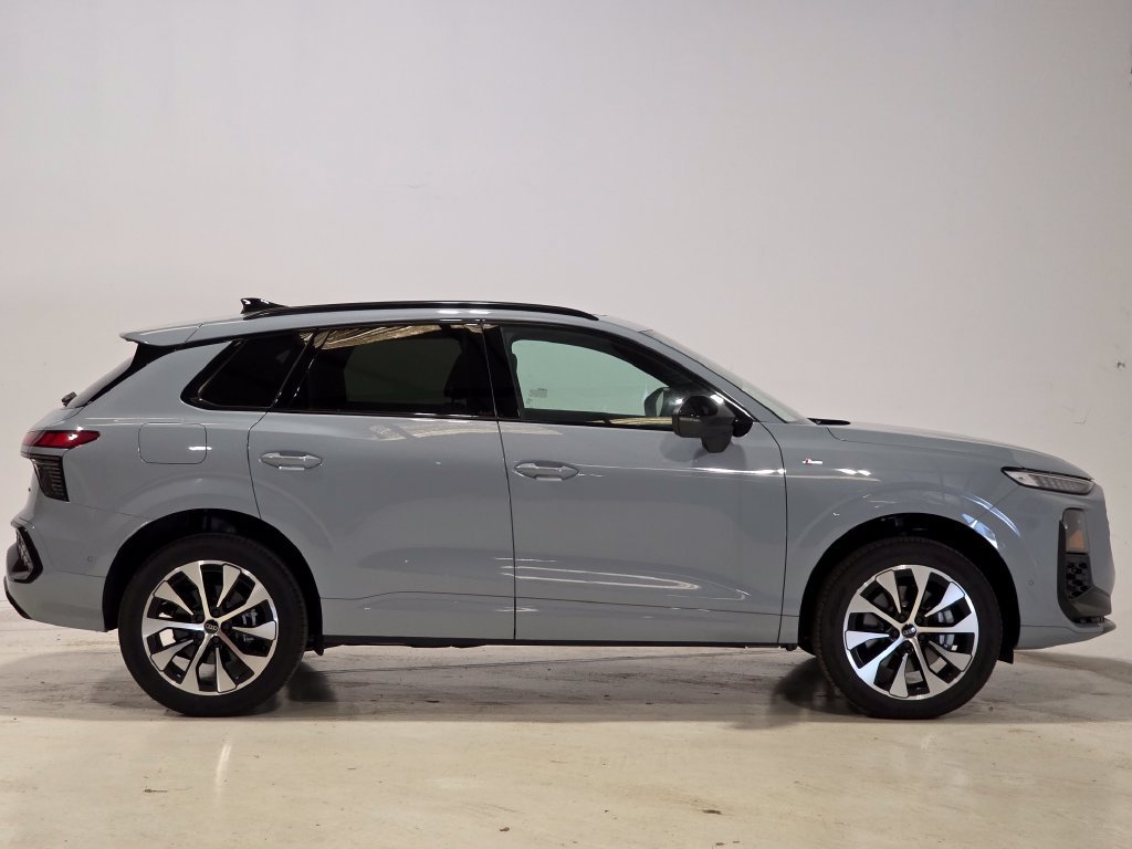 New 2026 Audi Q3 quattro 2.0T AWD/4WD image 4