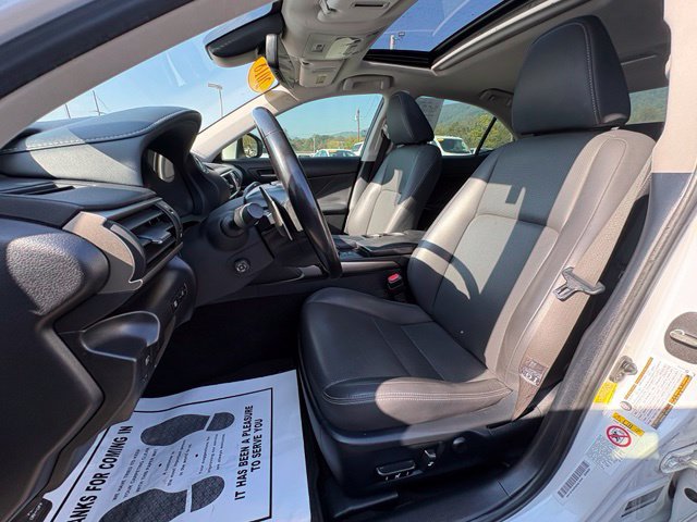 Used 2018 Lexus IS 300 w/ Comfort Package RWD image 29