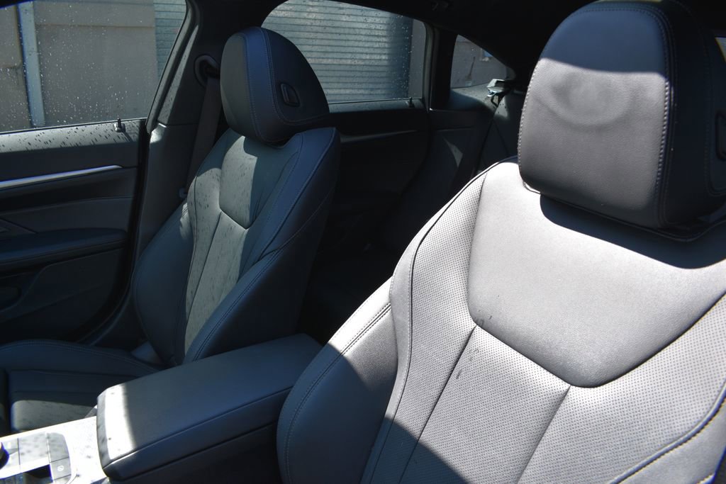 Used 2025 BMW i4 eDrive40 RWD image 9