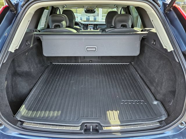 Used 2023 Volvo XC60 B5 Plus AWD/4WD image 12