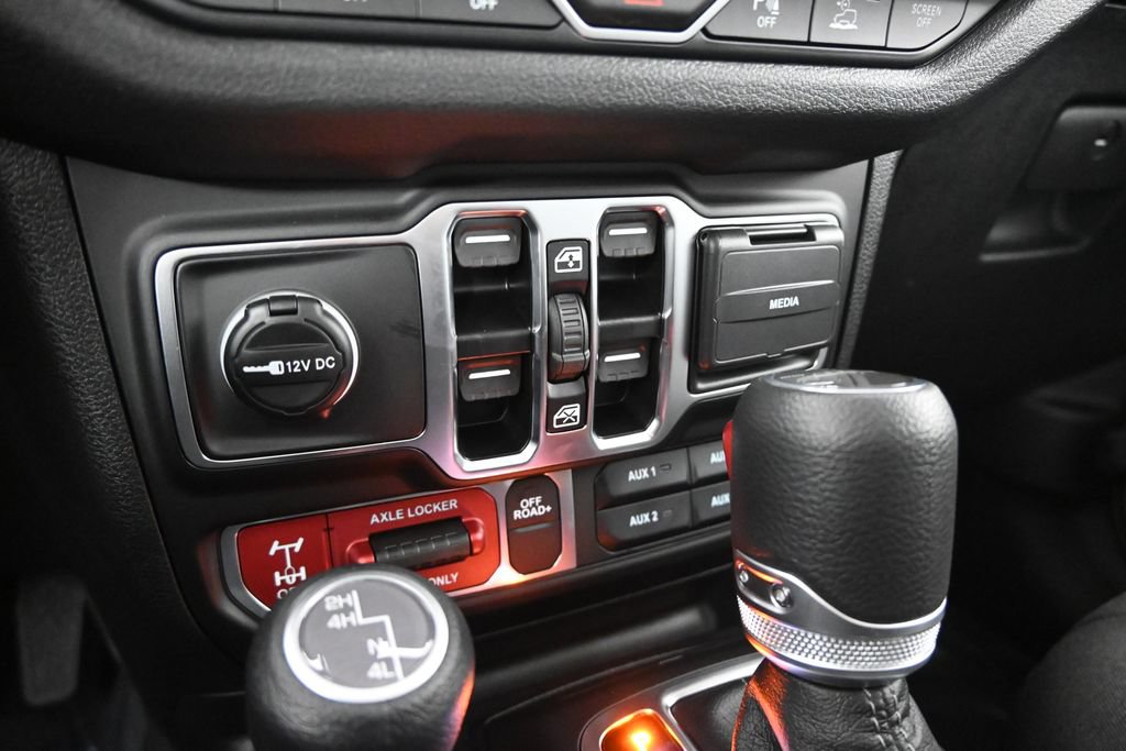 Used 2025 Jeep Gladiator Sport AWD/4WD image 31