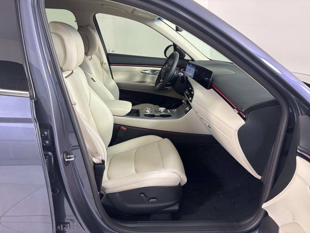New 2026 Genesis GV70 2.5T Select AWD/4WD image 14