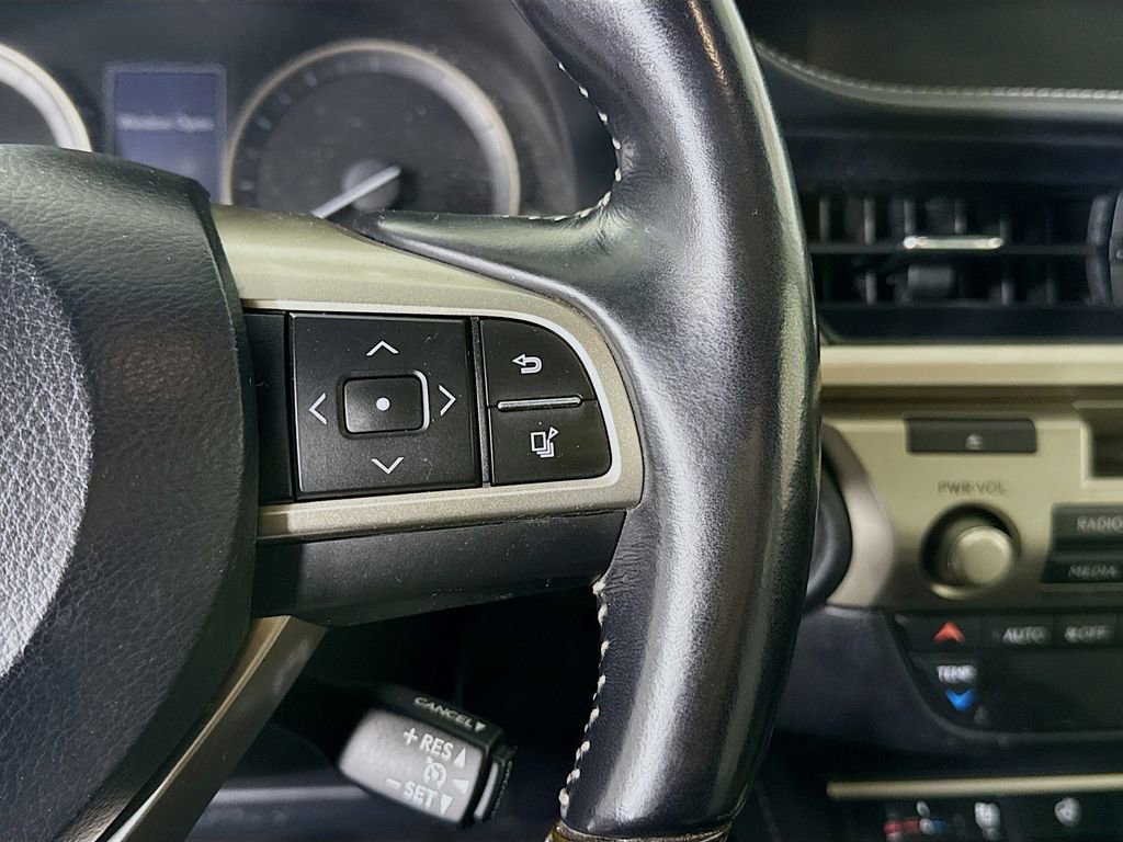 Used 2016 Lexus ES 350 350 w/ Navigation System Package image 23