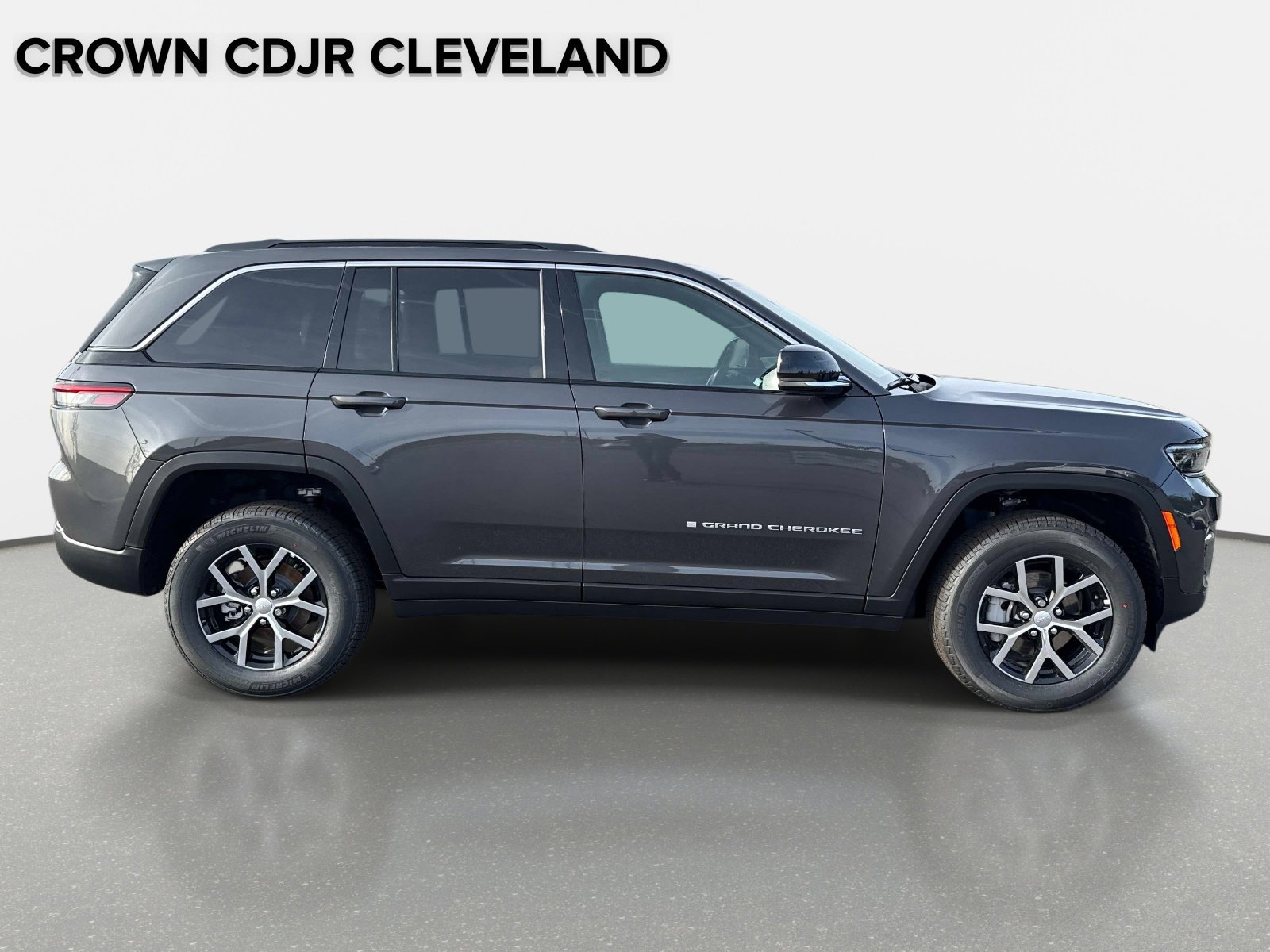 New 2025 Jeep Grand Cherokee Limited AWD/4WD image 3