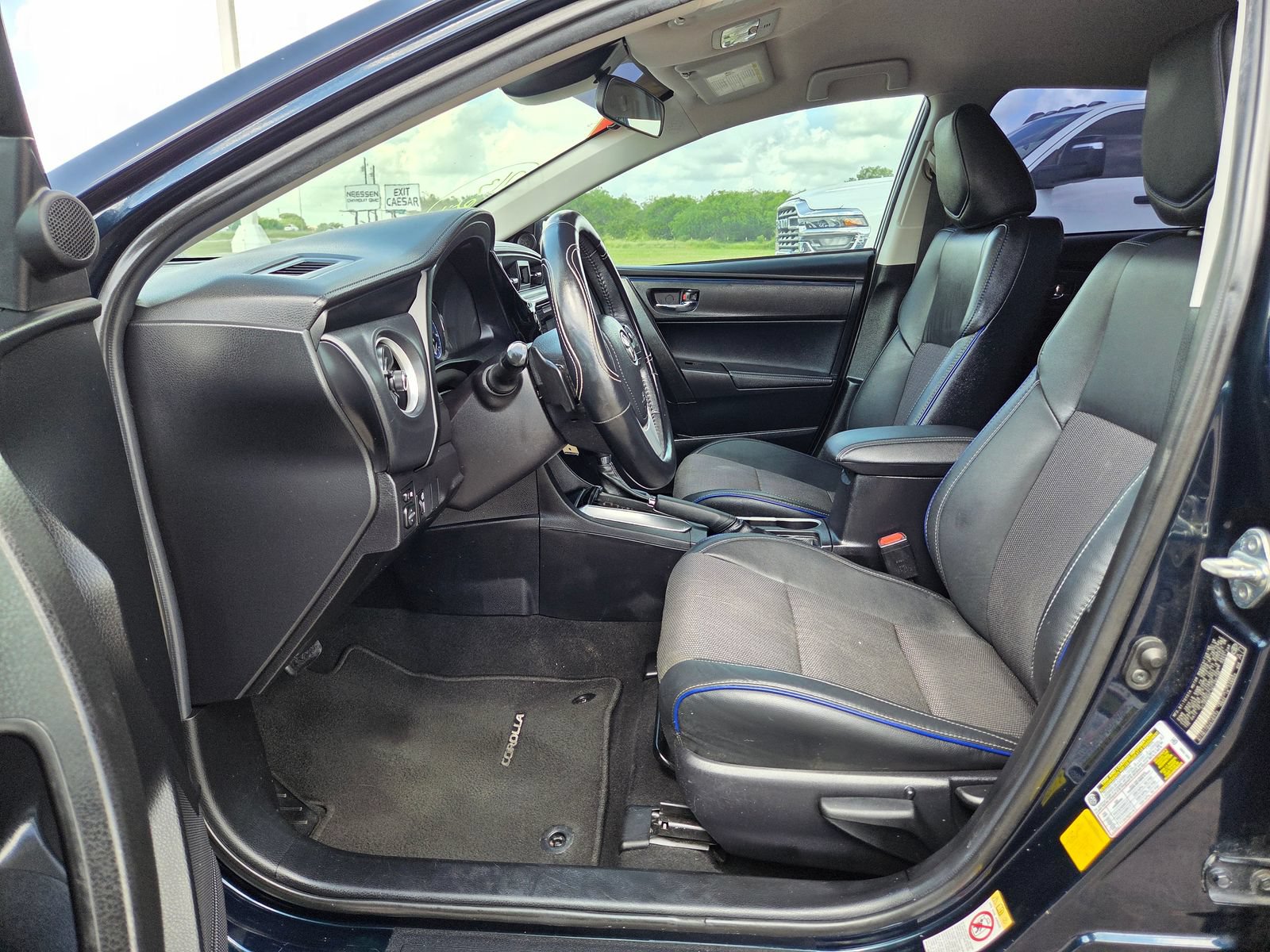 Used 2019 Toyota Corolla SE FWD image 13