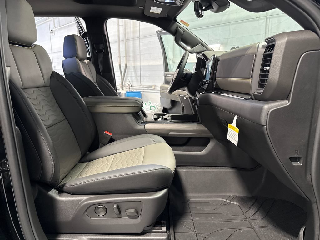 New 2026 Chevrolet Silverado 2500 ZR2 w/ LPO, Dark Essentials Package AWD/4WD image 35
