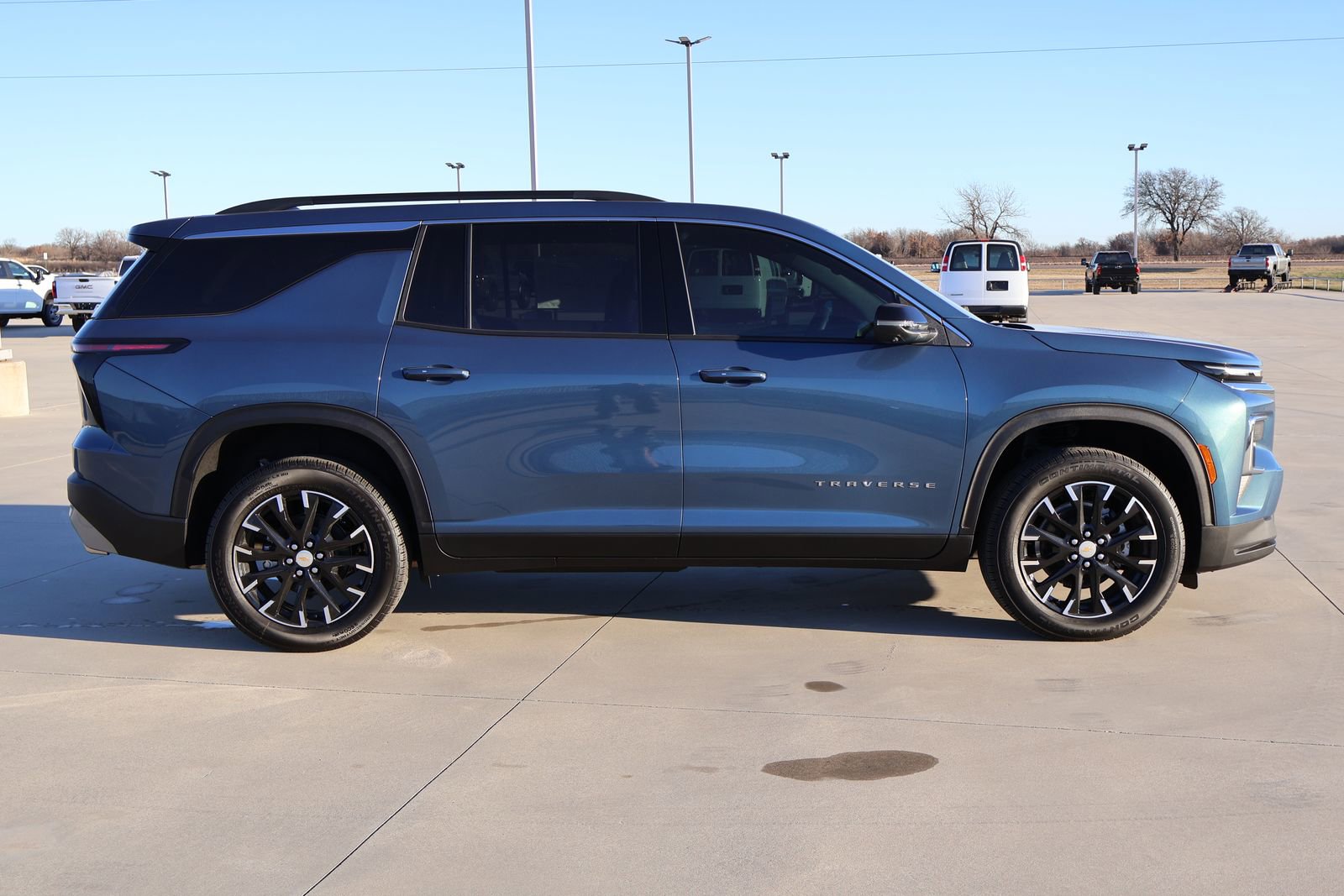 New 2026 Chevrolet Traverse LT w/ Sun and Wheel Package image 3
