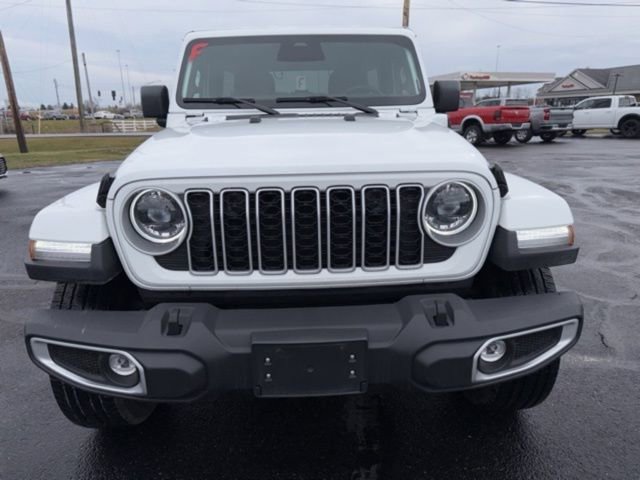 Used 2025 Jeep Wrangler Unlimited Sahara image 2