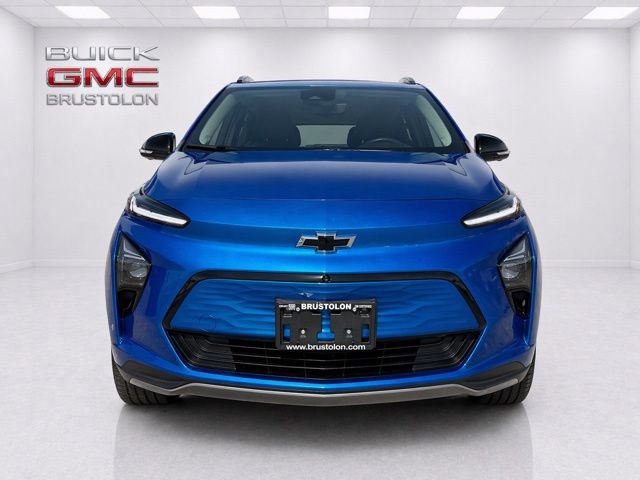 Used 2023 Chevrolet Bolt EUV Premier w/ Sun & Sound Package FWD image 2