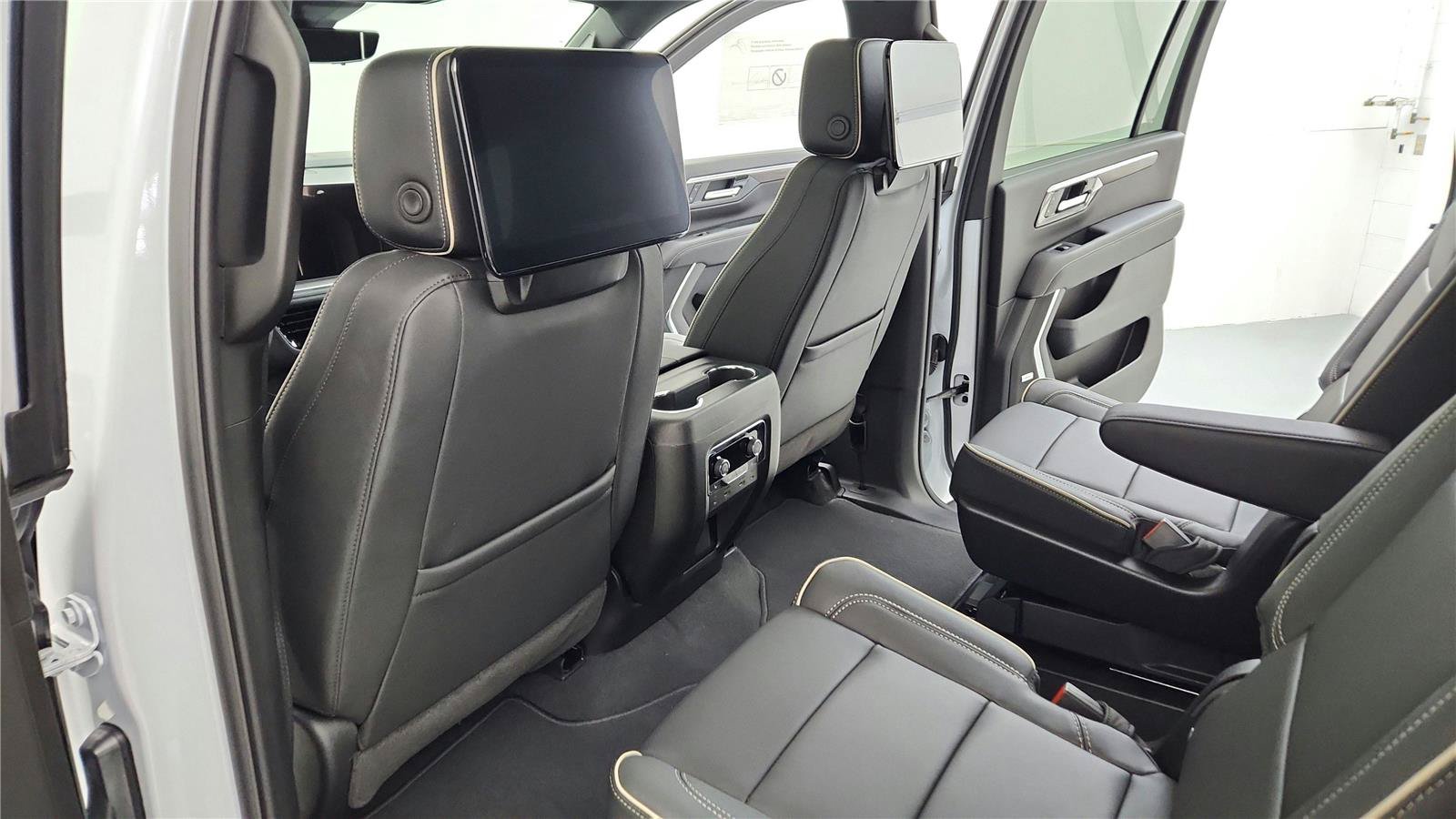 New 2026 Chevrolet Suburban Premier AWD/4WD image 56