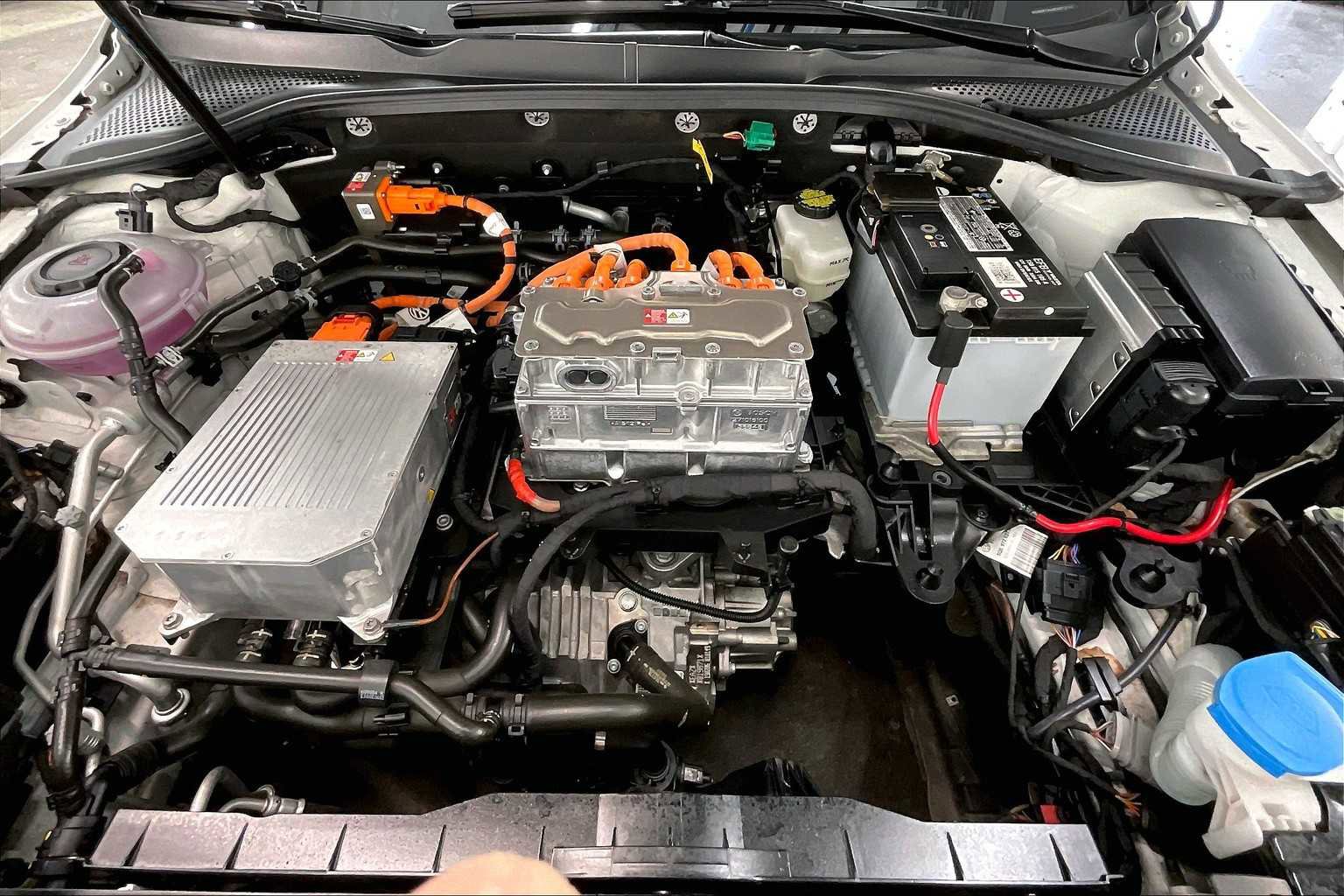 Used 2019 Volkswagen e-Golf SE w/ Driver Assistance Package image 15