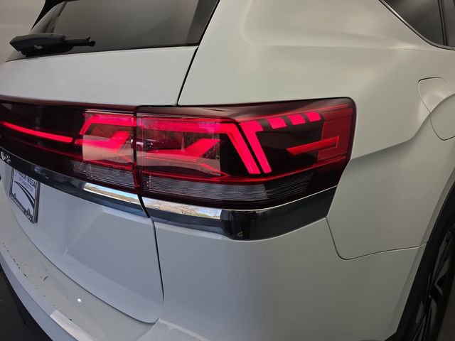 Used 2024 Volkswagen Atlas SE image 19