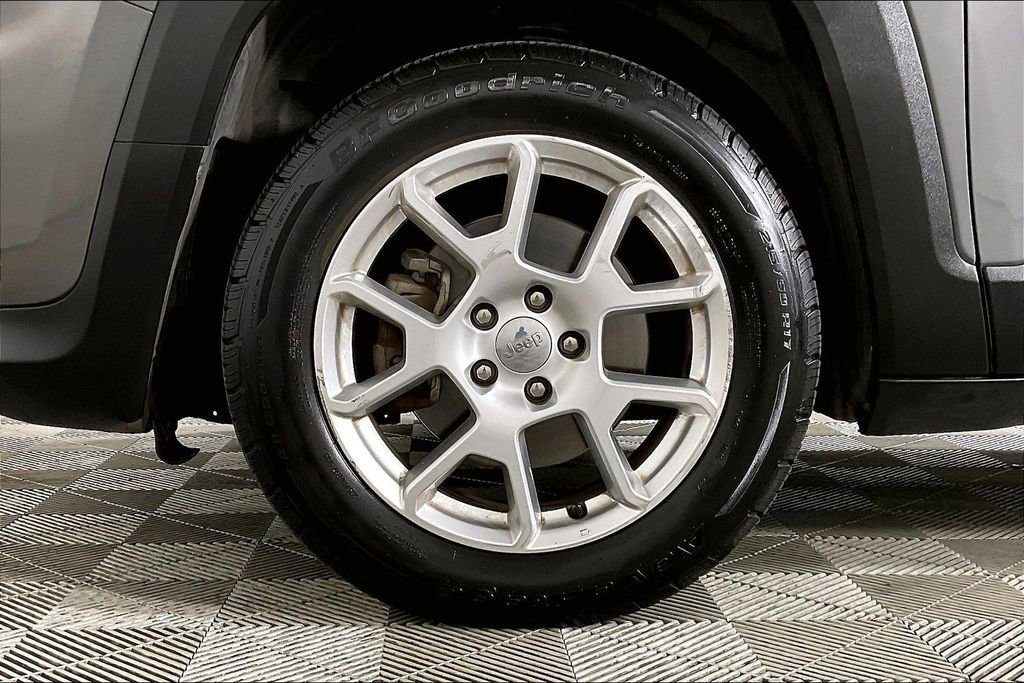 Used 2020 Jeep Renegade Latitude image 8