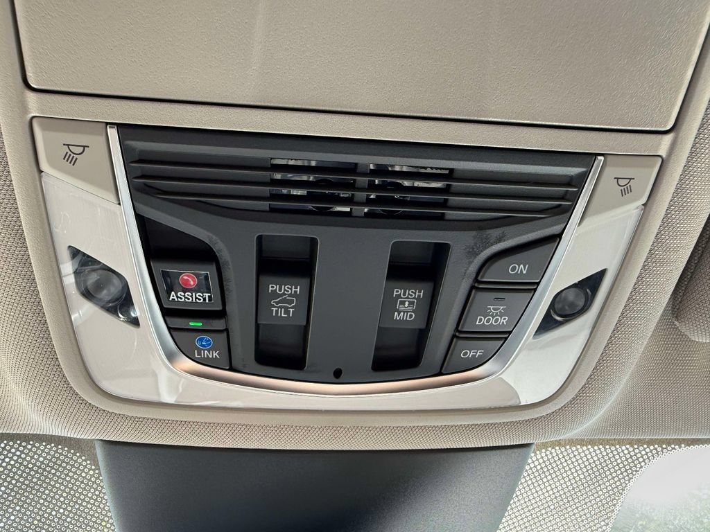 Certified 2024 Acura MDX w/ Technology Package AWD/4WD image 30