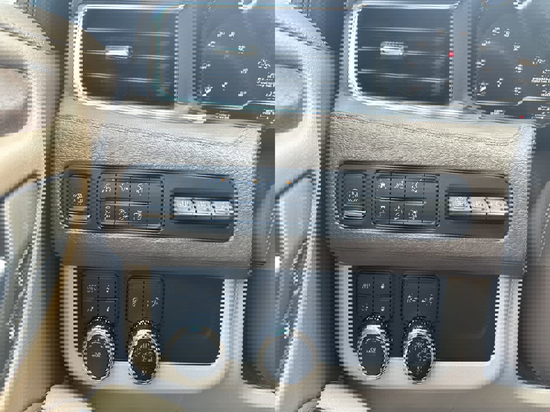 Certified 2023 GMC Yukon XL Denali image 60