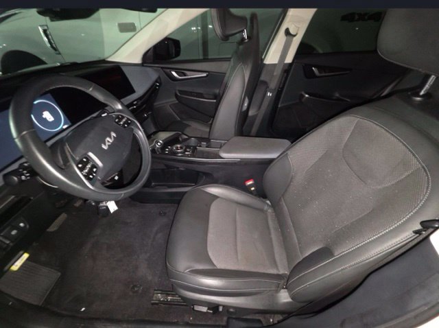Certified 2024 Kia EV6 Light RWD image 9