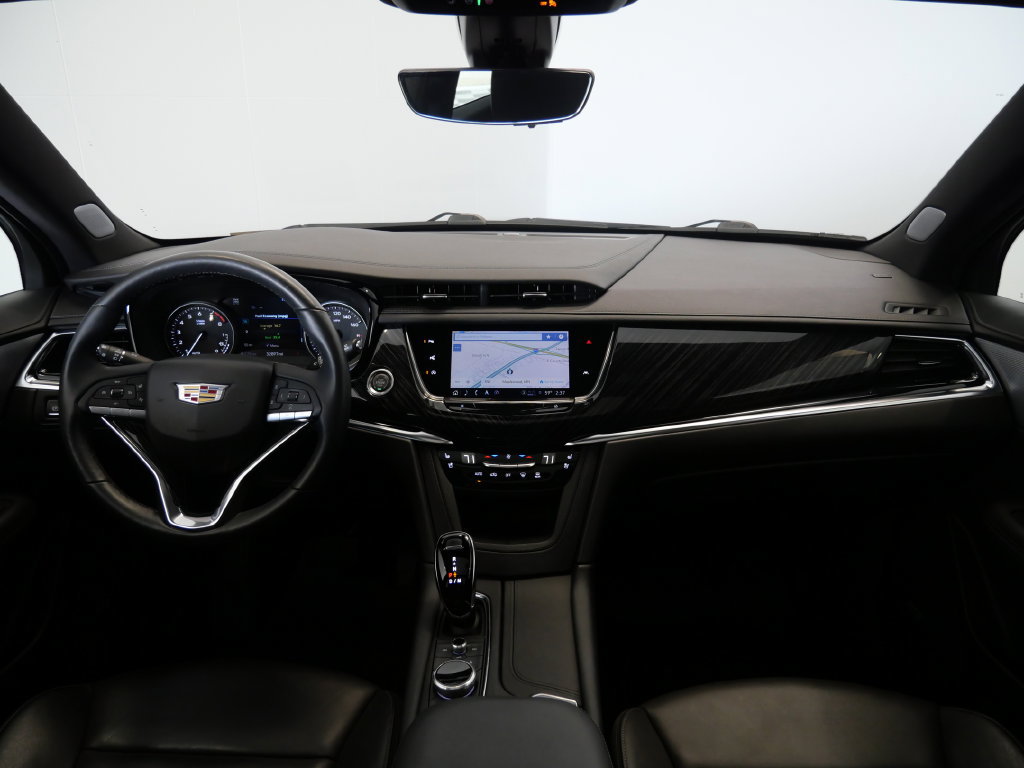 Used 2025 Cadillac XT6 Premium Luxury w/ Technology Package AWD/4WD image 17