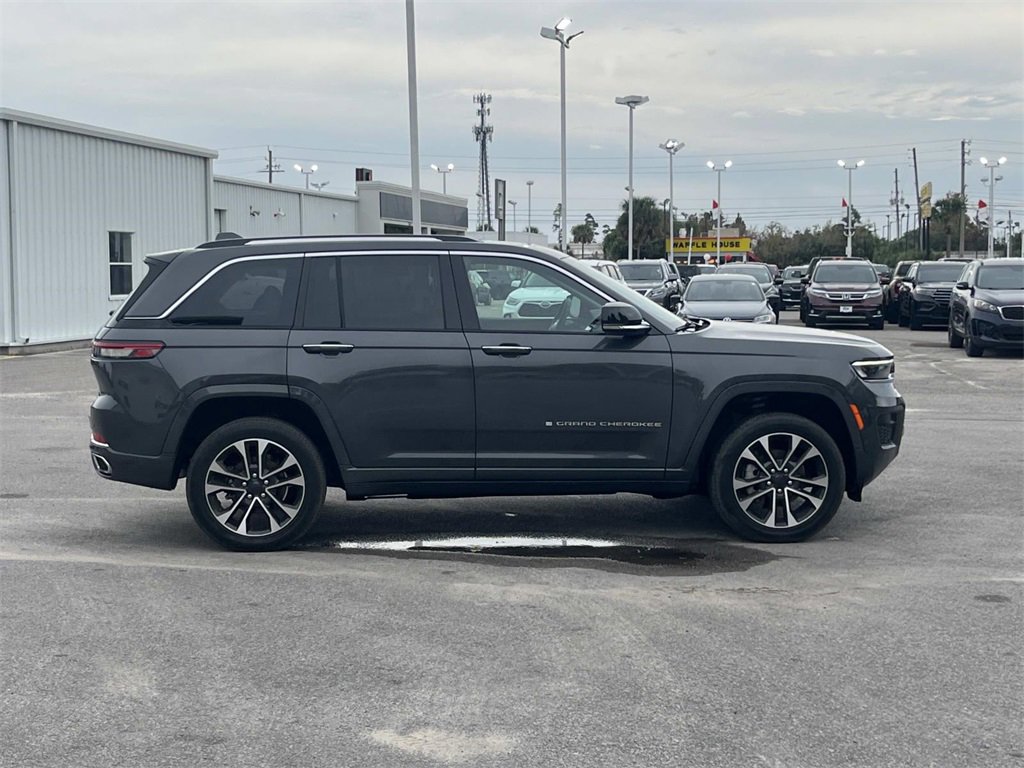 Used 2022 Jeep Grand Cherokee Overland w/ Luxury Tech Group IV image 6