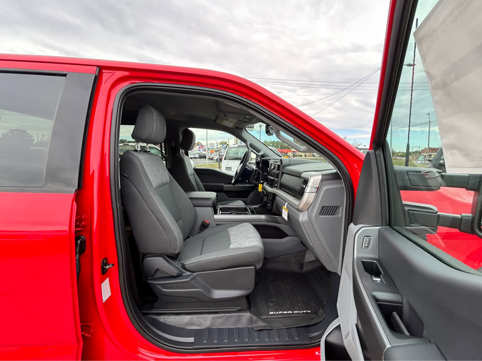 New 2026 Ford F550 4x4 Crew Cab w/ XLT Value Package image 12