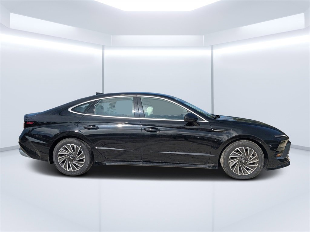New 2025 Hyundai Sonata SEL image 2