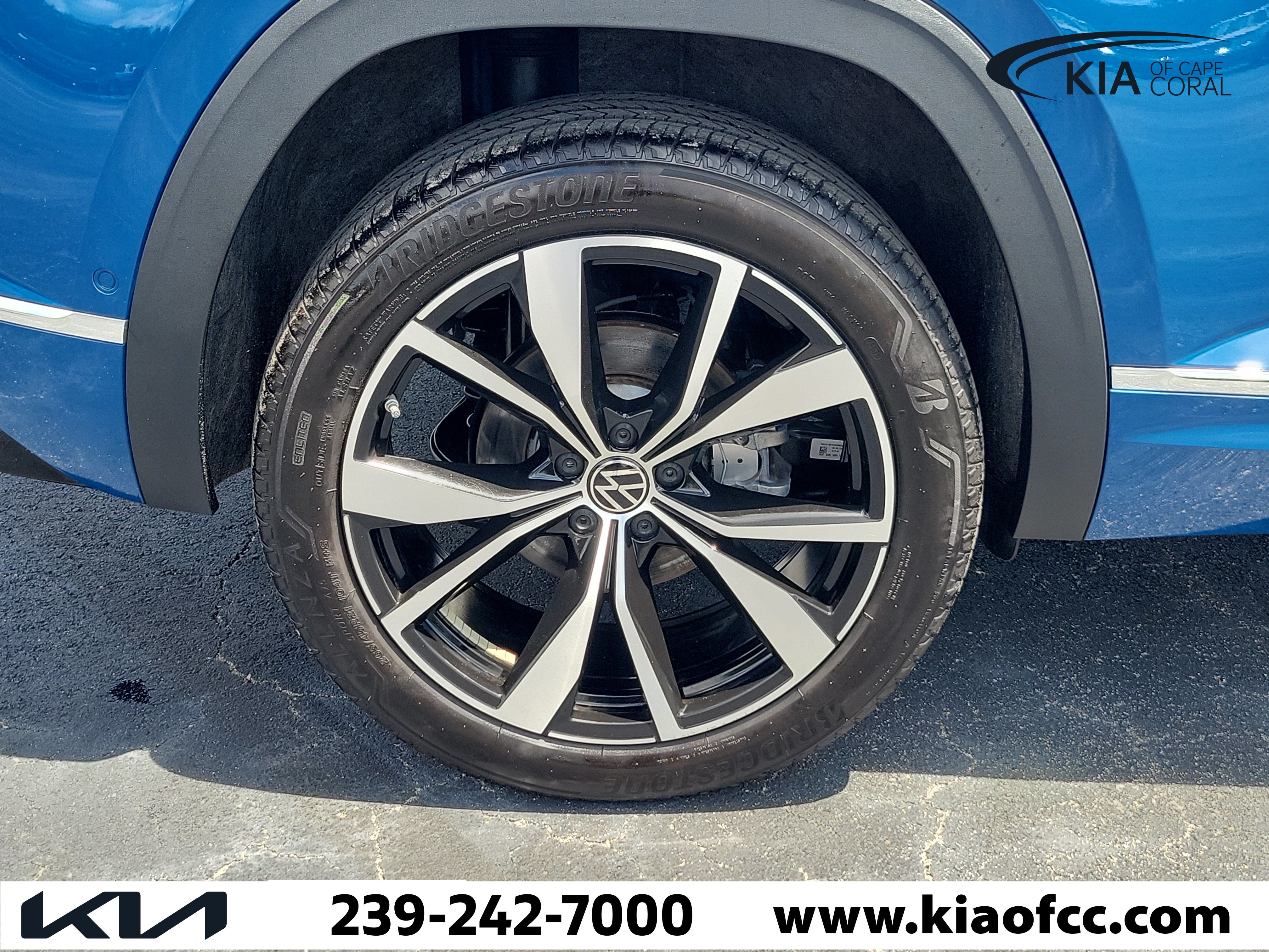 Used 2025 Volkswagen Atlas Cross Sport SEL Premium R-Line AWD/4WD image 9