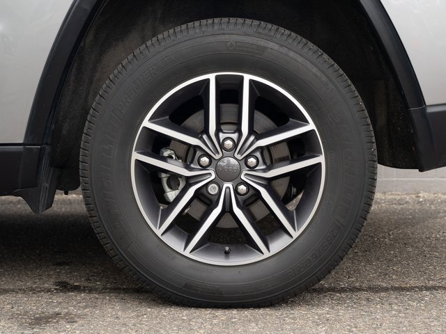 Used 2021 Jeep Grand Cherokee Limited image 12