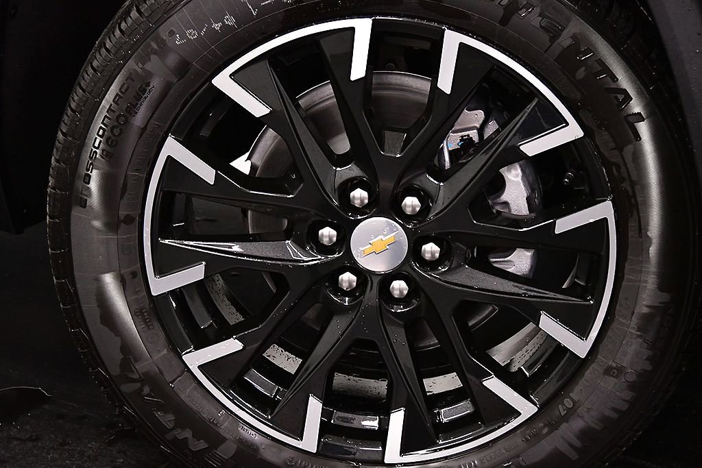 New 2026 Chevrolet Traverse LT w/ Sun and Wheel Package AWD/4WD image 9