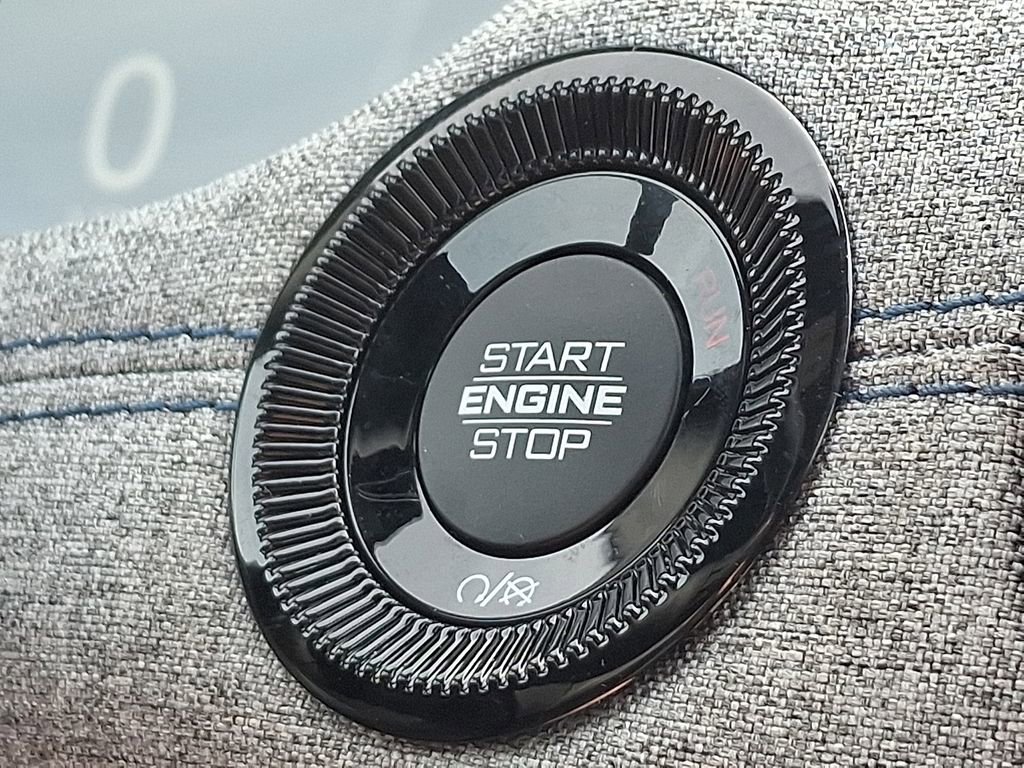 Used 2023 Jeep Compass Sport image 25