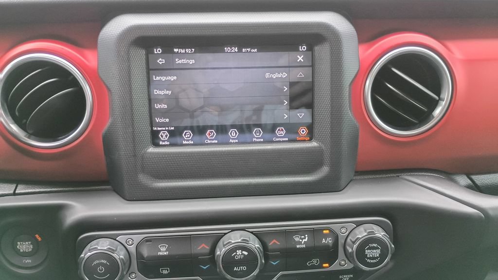 Used 2020 Jeep Wrangler Unlimited Sahara AWD/4WD image 17