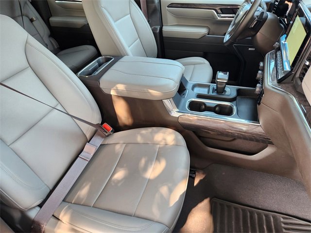 Used 2024 Chevrolet Silverado 1500 LTZ w/ LTZ Premium Package AWD/4WD image 19