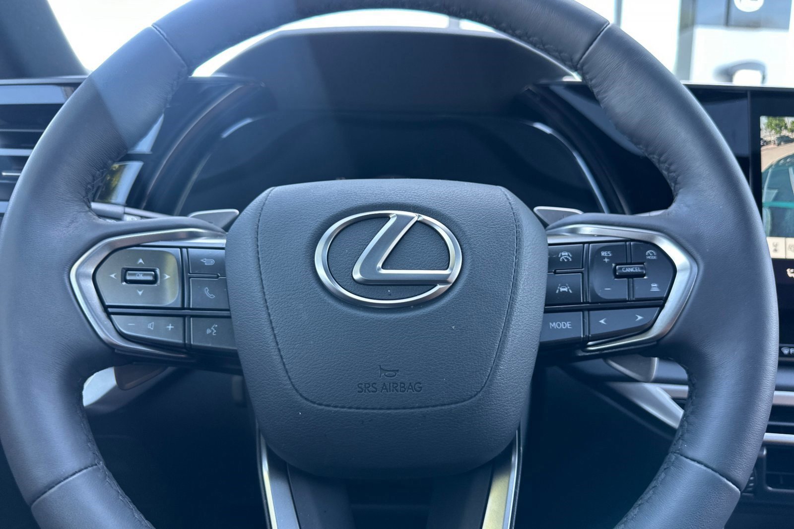 Used 2025 Lexus RX 350 FWD w/ Technology Package image 17