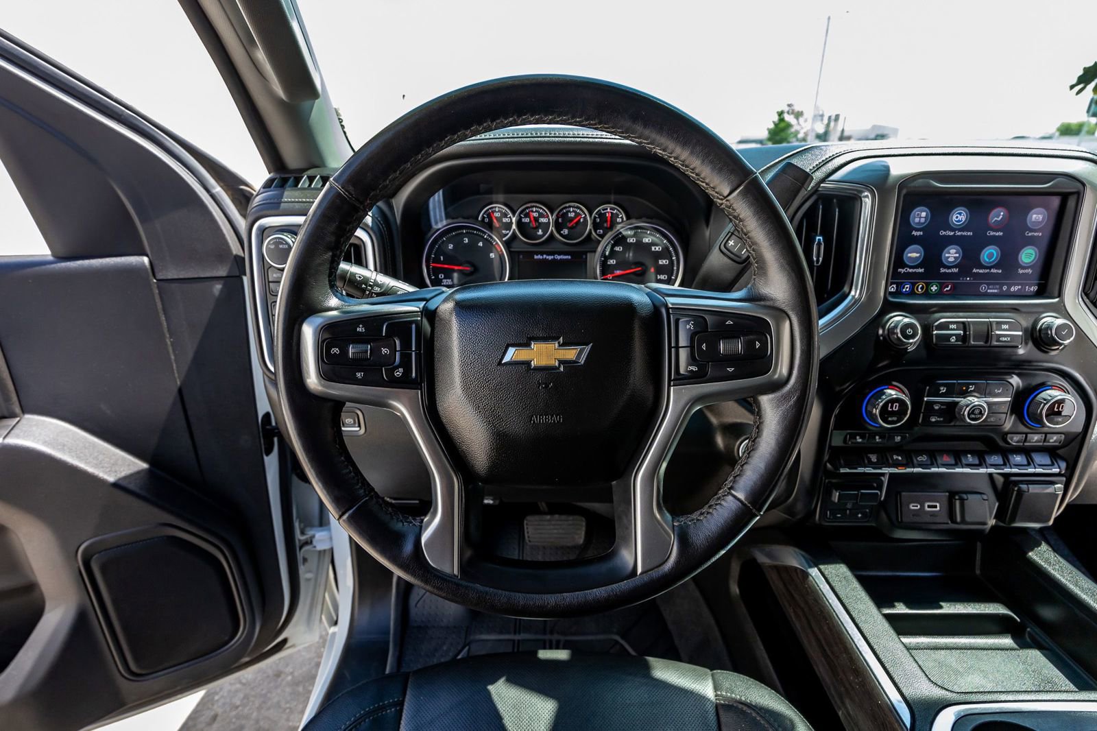 Used 2022 Chevrolet Silverado 3500 LTZ w/ LTZ Plus Package AWD/4WD image 18