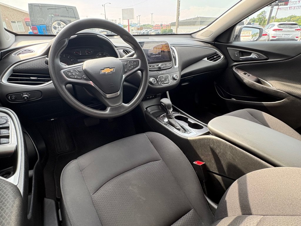 Used 2023 Chevrolet Malibu LS FWD image 9