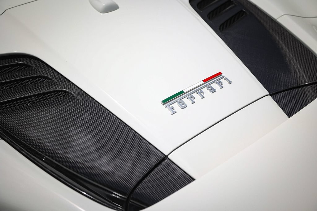 Used 2021 Ferrari F8 Tributo RWD image 20