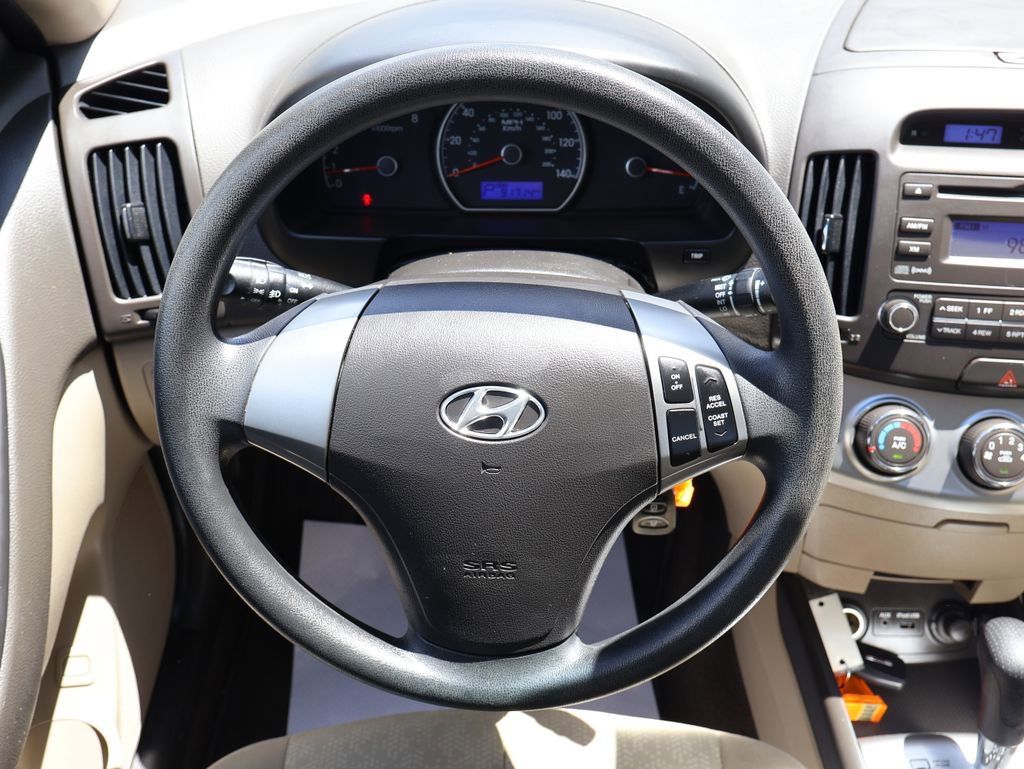Used 2010 Hyundai Elantra GLS FWD image 12