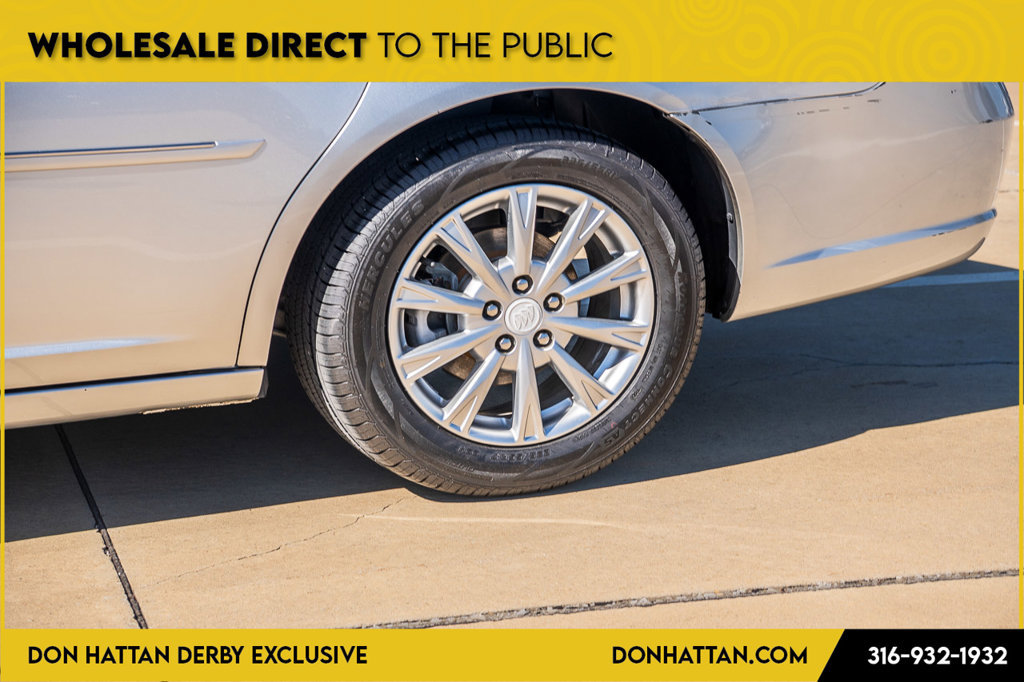 Used 2009 Buick Lucerne CXL FWD image 30