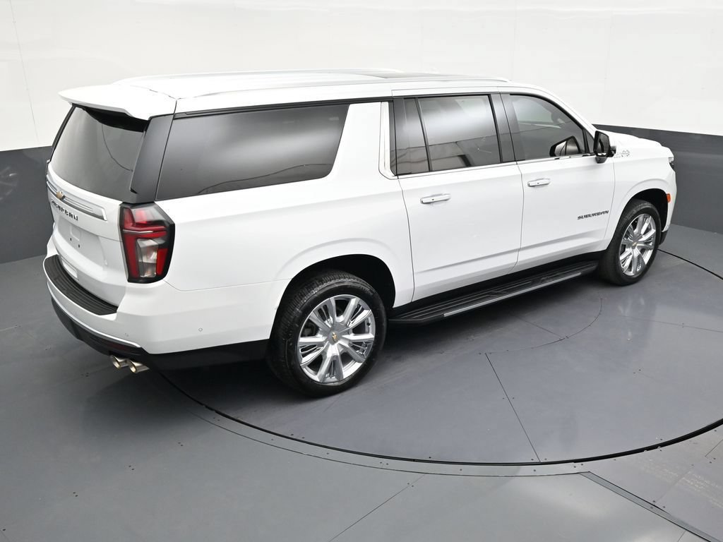 Used 2024 Chevrolet Suburban High Country w/ Advanced Technology Package RWD image 16