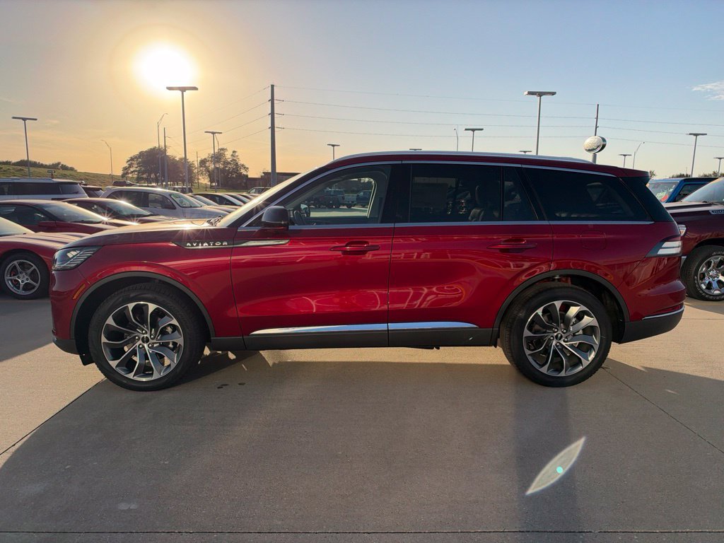 New 2027 Lincoln Aviator AWD image 30