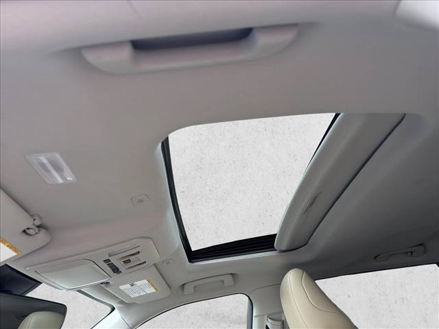 Used 2024 Toyota Highlander XLE AWD/4WD image 22