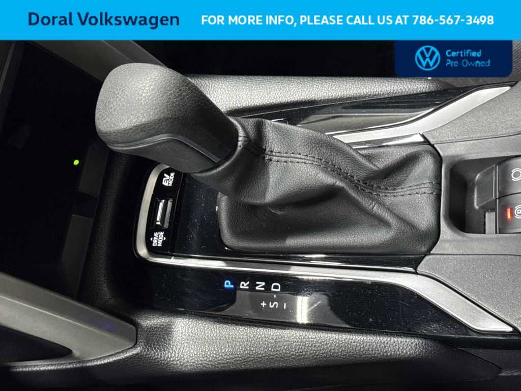 Used 2024 Toyota Corolla Cross SE image 21