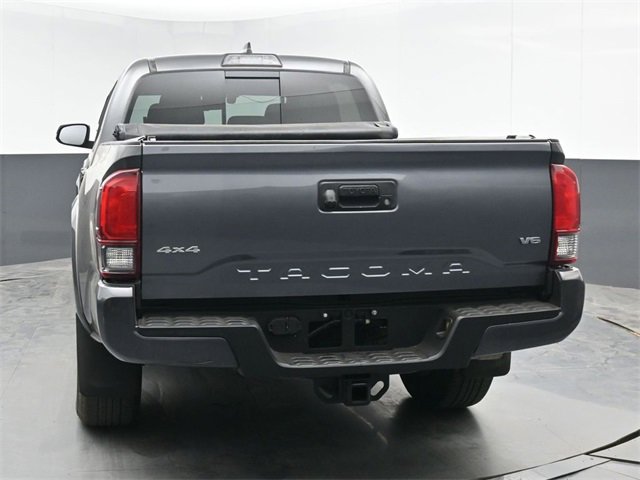 Used 2019 Toyota Tacoma TRD Sport image 9