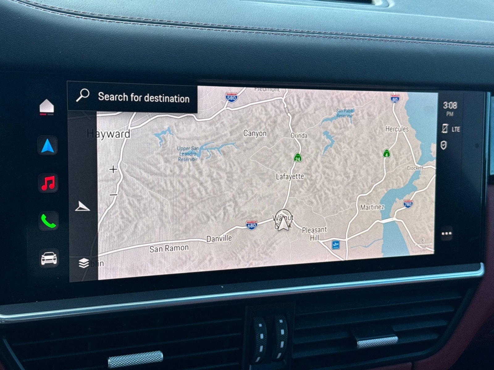 Used 2022 Porsche Cayenne Platinum Edition image 19