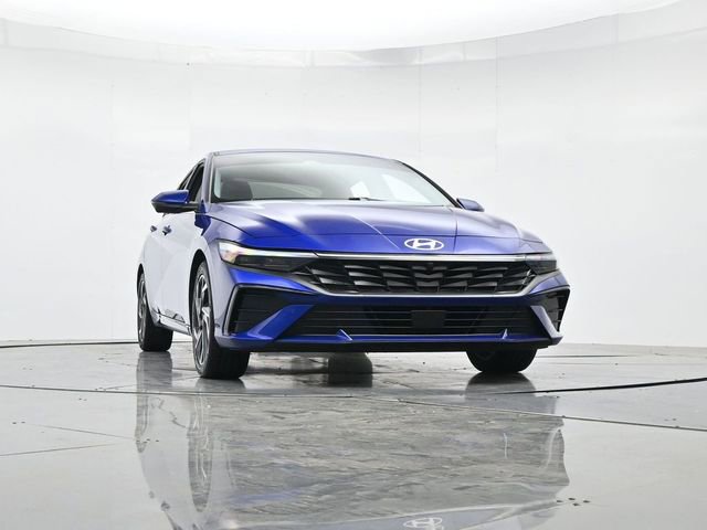 Used 2024 Hyundai Elantra Limited image 32