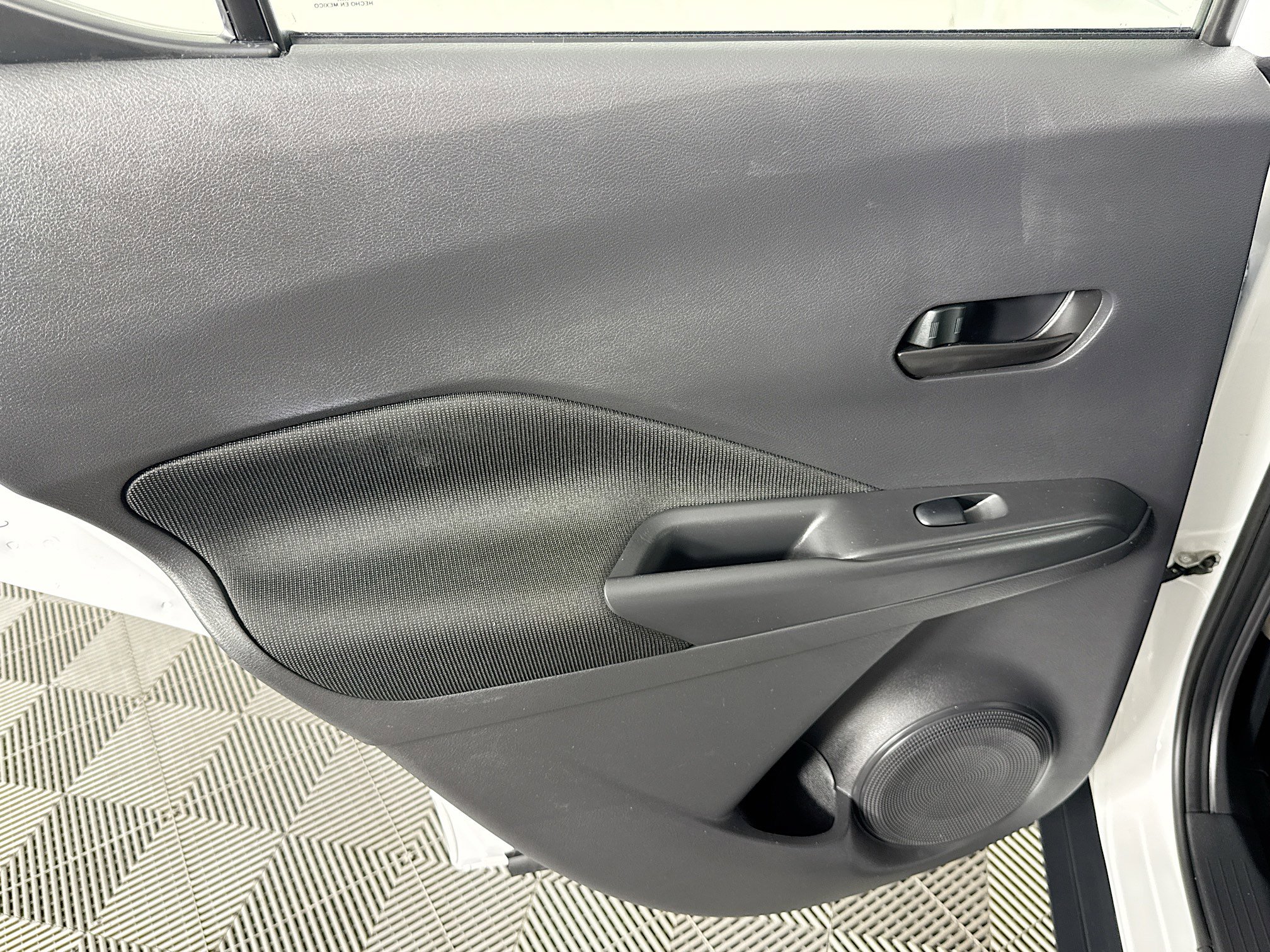 Used 2022 Nissan Kicks S image 25