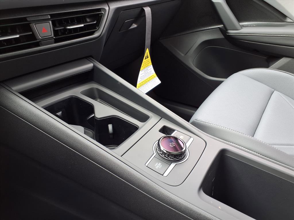 New 2026 Volkswagen Tiguan SE image 18