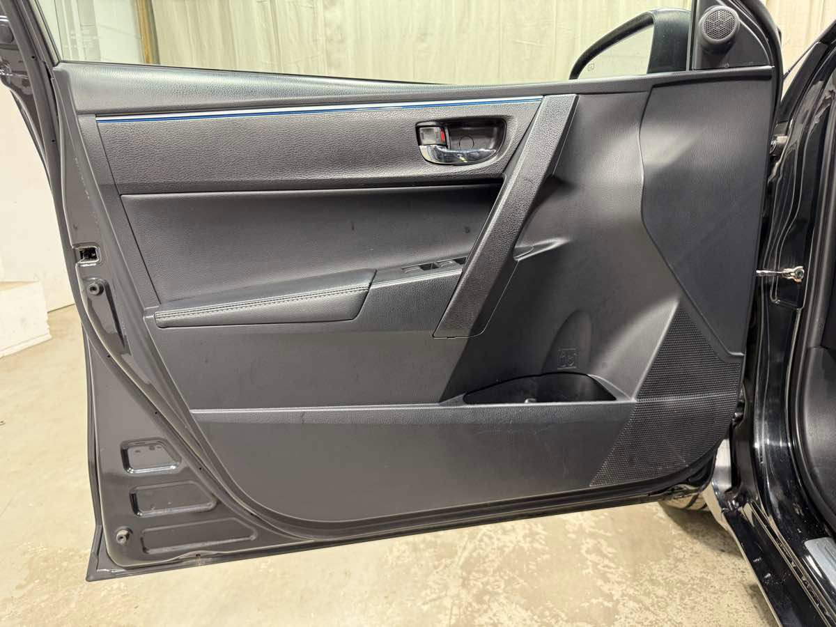 Used 2015 Toyota Corolla S image 6