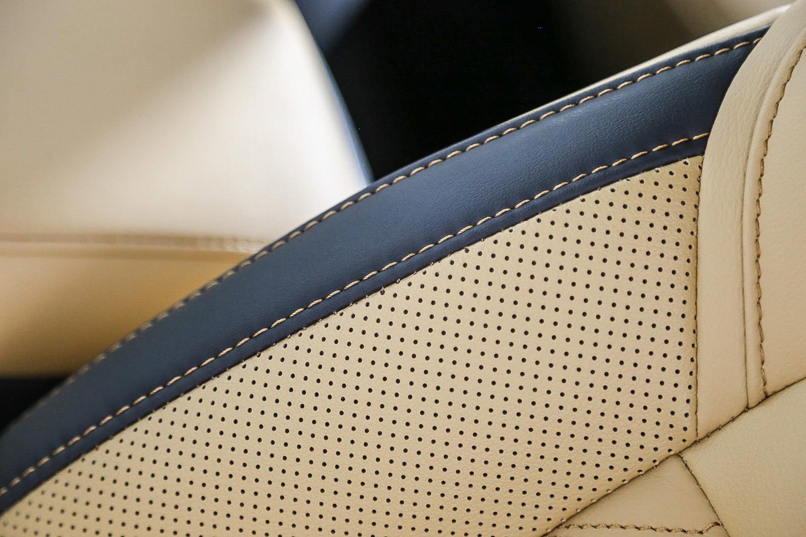 Used 2025 Nissan Sentra SV w/ SV Premium Package image 25