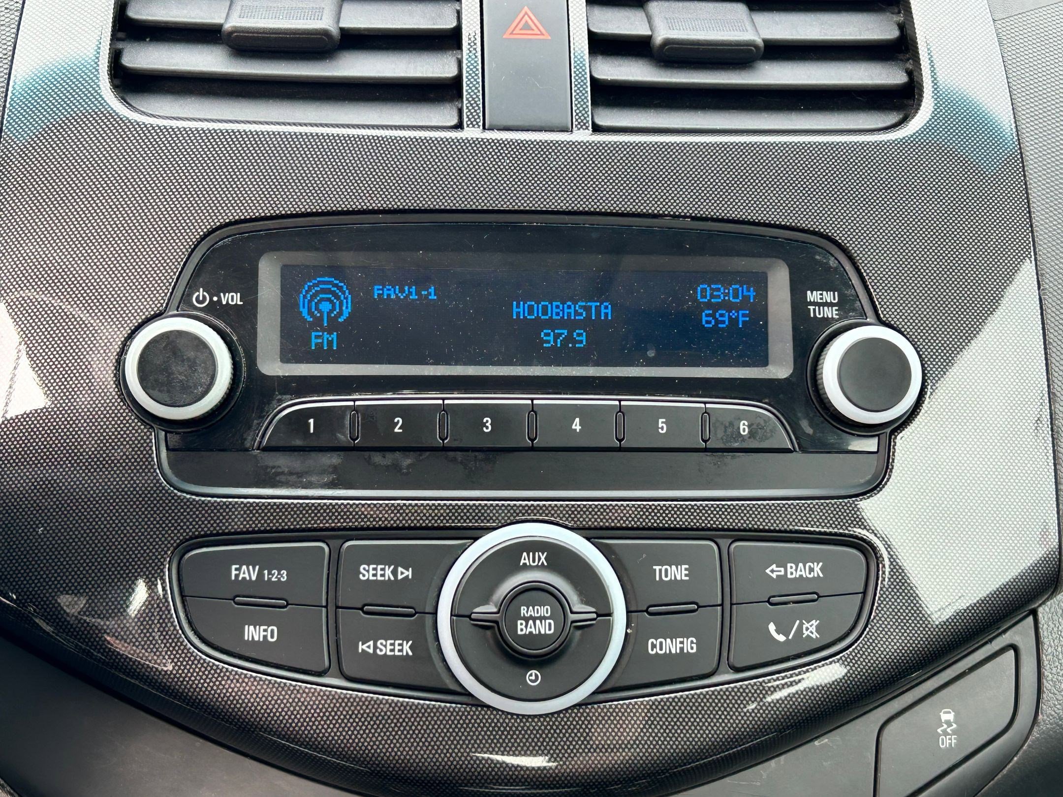 Used 2013 Chevrolet Spark LS image 19